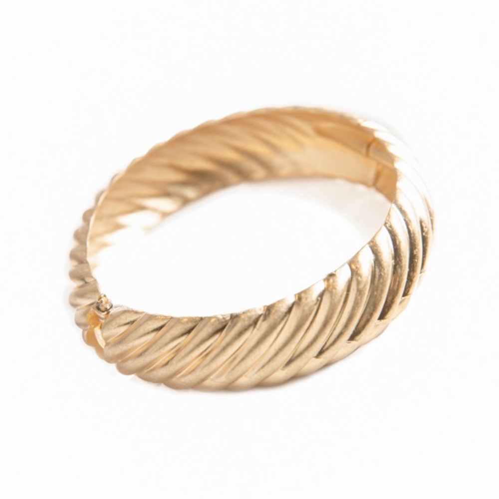 Gold textured bangle